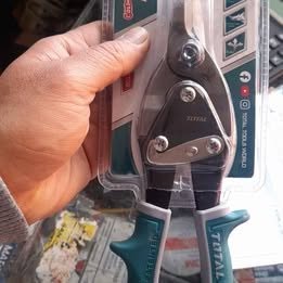 Tijera aviador marca Total